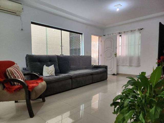 Comprar casa de 3 dormitórios com piscina no Campo Grande