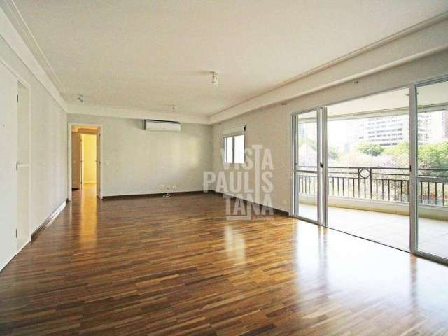 Apartamento clear, planta espaçosa, clube condominio, Moema nobre