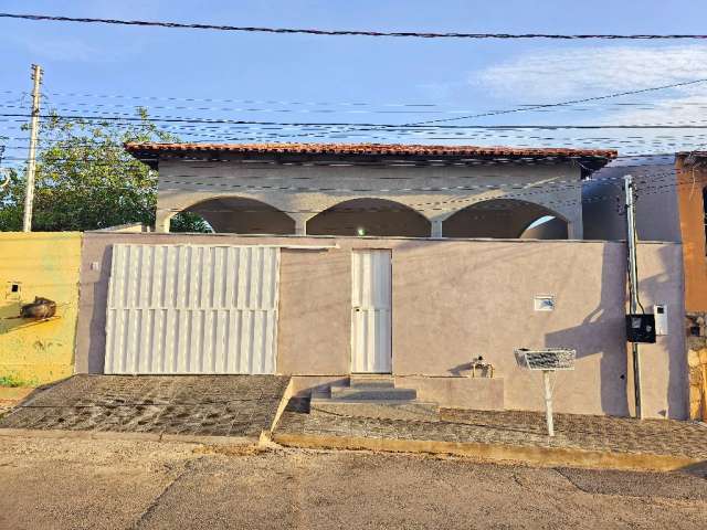 Linda Casa a venda 3 quartos 1 Suíte Bairro Praeiro - Cuiabá - MT