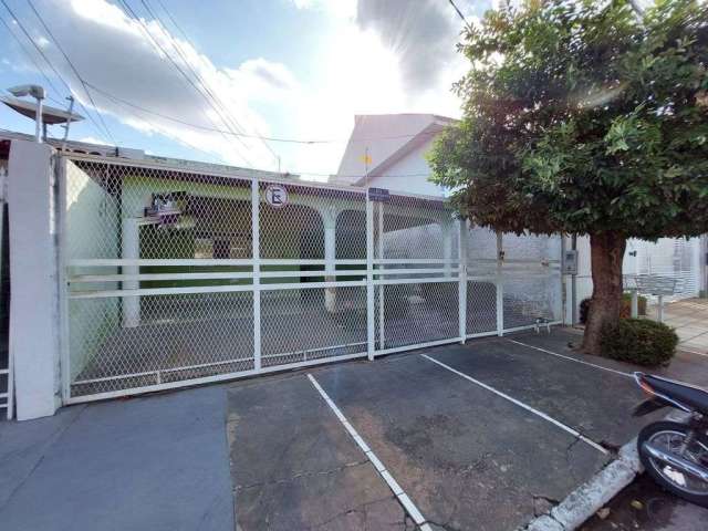 Casa para Venda - Cidade Alta, Cuiabá - 300m², 2 vagas