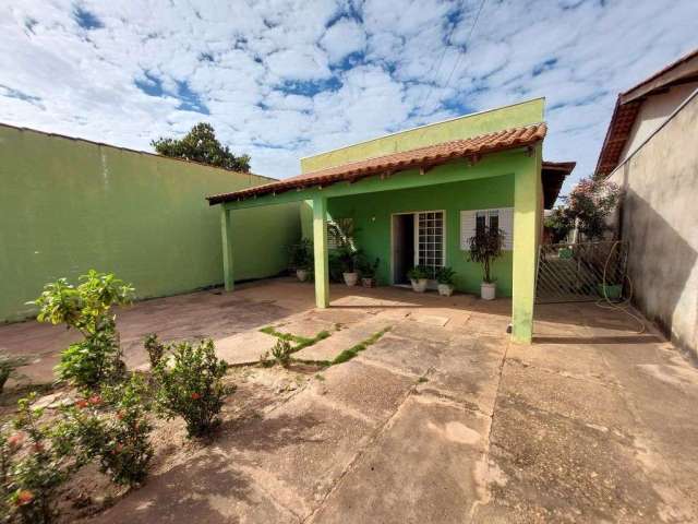 Casa no Bairro São Francisco, próximo a Av. Espigão Tijucal - 3 quartos - Cuiabá