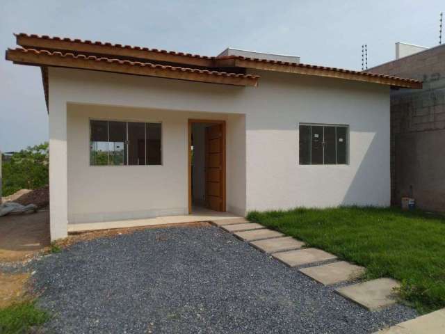 Casa para Venda -  Bairro Tropical Ville -  Cuiabá -  2 quartos sendo 1 suíte