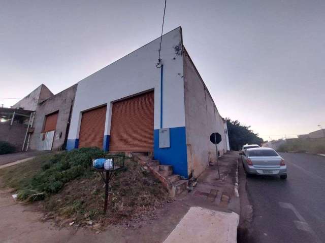 Galpão com terreno de 432 m² na Av. Filinto Muller - Várzea Grande - MT