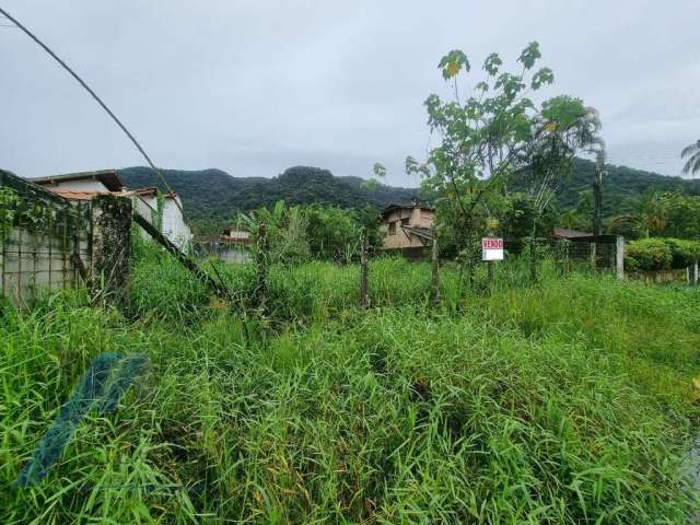 Ubatuba, Ressaca - Terreno em condominio aterrado e murado com 450m² de área total.