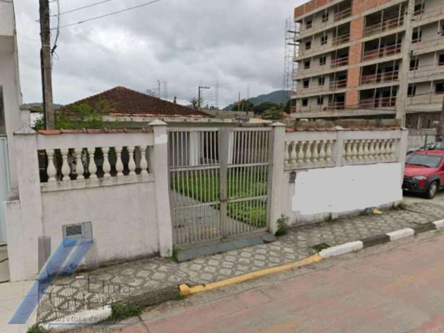 Ubatuba, Centro  - Terreno bem localizado com 305m2 , doc. de escritura.