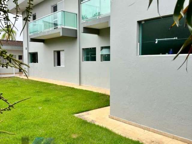 Ubatuba, Centro - Casa  sobrado com vista para o mar com 05 suítes.