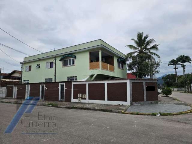 Ubatuba, Centro - Casa  sobrado com 03 dormitórios, sendo 01 suíte.