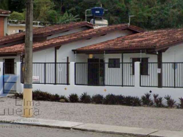 Ubatuba, Praia Grande - Exelente oportunidade de renda, à 500 metros do mar.