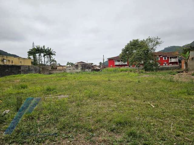 Ubatuba, Lázaro - Terreno com 2.932 m2, documentação de escritura, a 100 metros da praia.