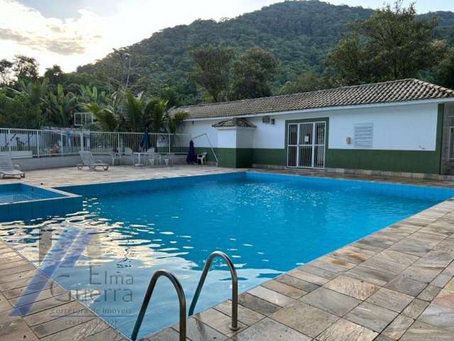 Ubatuba, Centro - Apartamento de 03 dormitorios sendo 01 suite e área de lazer.