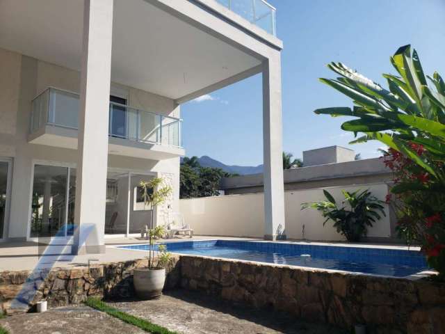 Ubatuba, Vila Verde - Belíssima casa com 04 dormitorio,s sendo 01 suite - Portaria 24 horas.