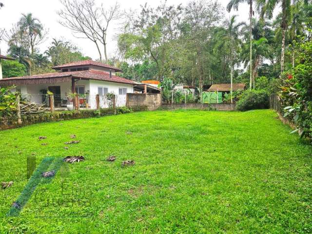 Ubatuba, Ressaca - Terreno com 450 m2, mudado.