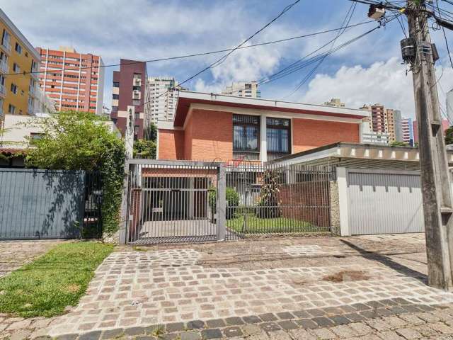 Casa com 3 quartos à venda na Rua Doutor Alexandre Gutierrez, 545, Água Verde, Curitiba, 264 m2 por R$ 2.240.000