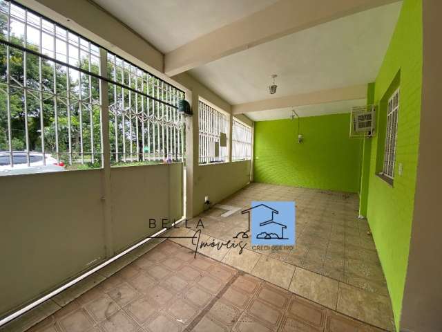 Casa para alugar de 3 quartos na Vila Emil - Mesquita