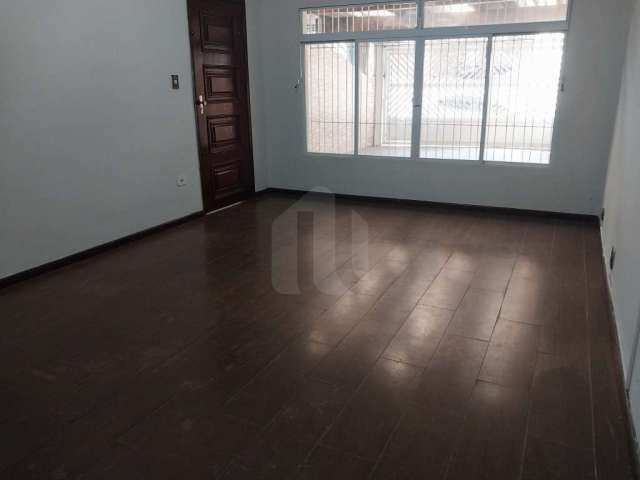 Casa no Km 18, Osasco, 140m2, piso superior contendo 02 dormitórios grandes, sala ampla,  piso frio, 01 banheiro grande, 02 vagas cobertas