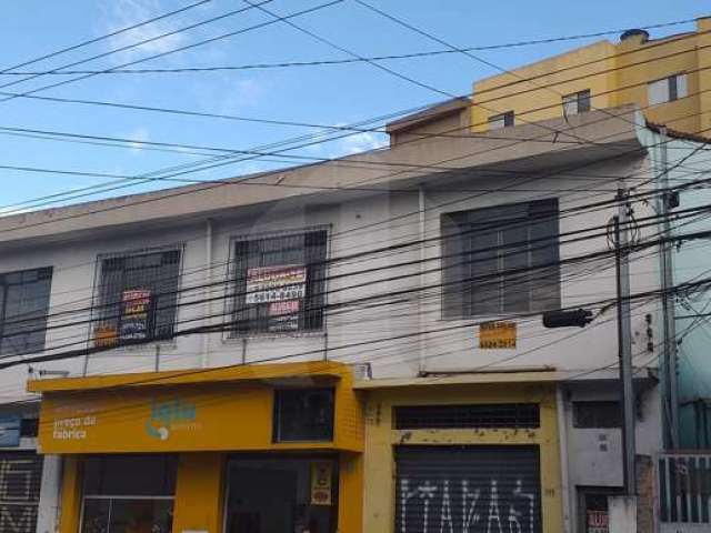 Prédio comercial com 200m2, em São Paulo, Jardim São Luiz,  estão divididos em 08 salas com banheiros e janelas, piso frio