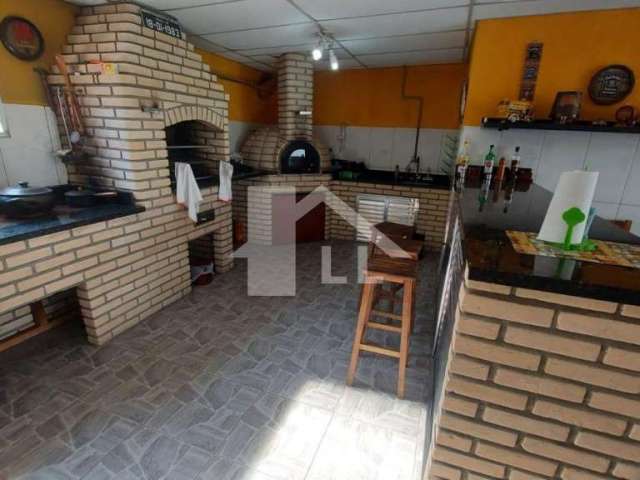 Casa Toda Planejada 400m² com 2 suítes, closet, lavabo, salão de festas, 2 vagas de garagem