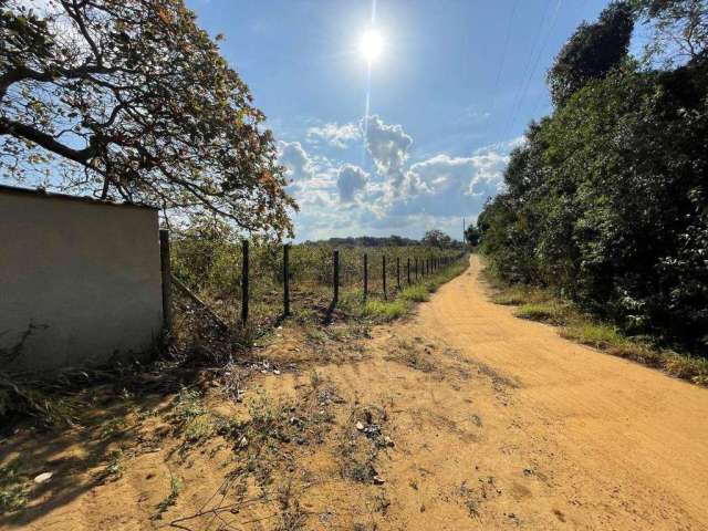 Sítio Toca da Raposa, 600 metros da entrada do condomínio Lagoa Da Praia