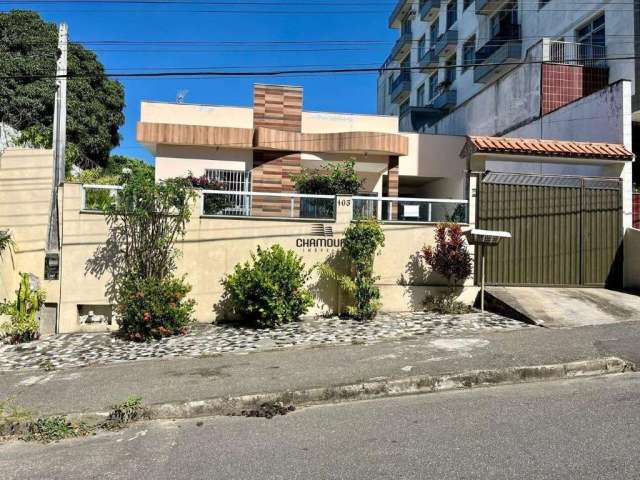 Casa a venda em meaipe a 150 mts da praia.