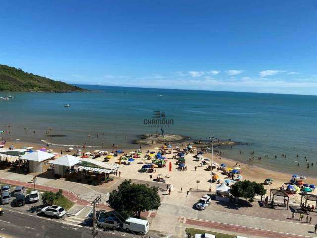 Cobertura com 5 quartos, varanda e piscina de frente para o mar na Praia do Morro.