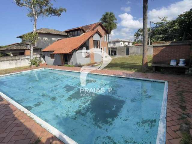 Casa com 3 quartos à venda na Cruzeiro do Sul, --, Balneário Praia do Pernambuco, Guarujá por R$ 1.100.000