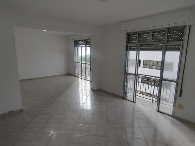 Vende-se Apto vista lateral ao mar no Boqueirão em Santos/SP