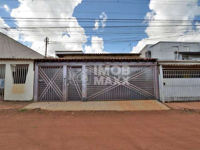 Casa à Venda na QE 44 Guará II - 3 Quartos, 128m², R$460mil