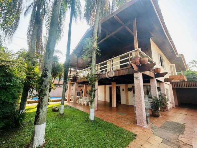 Casa com 4 quartos à venda na Enseada, Guarujá  por R$ 750.000