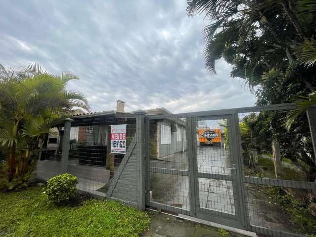 Casa para Venda em Tramandaí, Centro, 2 dormitórios, 1 banheiro, 1 vaga