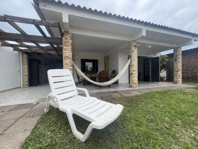 Casa para Venda em Tramandaí, Zona Nova, 3 dormitórios, 1 suíte, 3 banheiros, 2 vagas