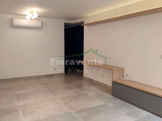 Apartamento com 3 dorms. (1 suíte), esquina da praia do Gonzaga