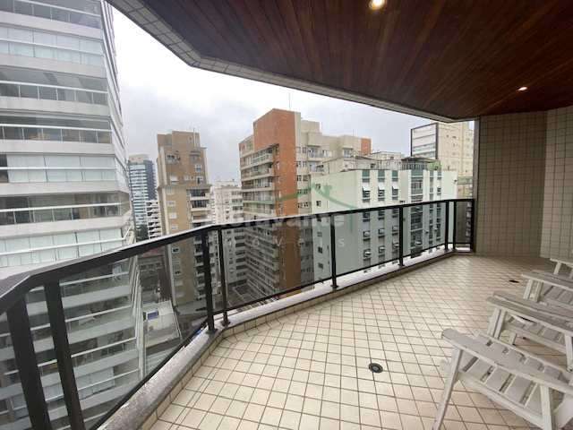 Apartamento com 3 suítes vende no Gonzaga.