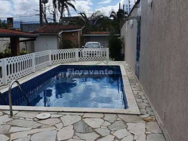 Casa com 6 quartos à venda na Rua das Palmeiras, Praia das Palmeiras, Caraguatatuba, 274 m2 por R$ 900.000