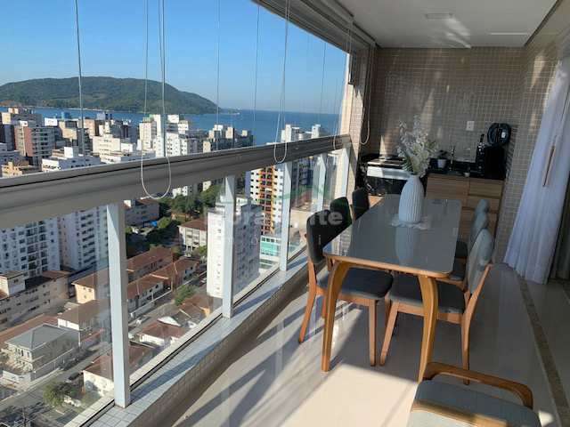 Apartamento com 3 suítes, Boqueirão, Santos