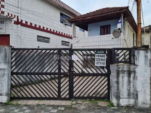 Casa com 4 apartamentos, água e luz com leitura independente.