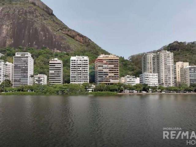 Cobertura na Lagoa - Avenida Epitácio Pessoa - 236m2 - 3 quartos sendo 2 suítes