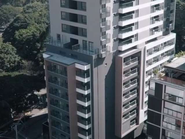 Apartamento de 98 m² com 03 dormitórios (02 suítes) e 02 Vagas determinadas. Há 20 m da Oscar Freire