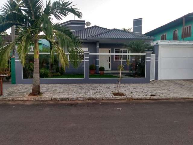 Casa à venda 3 Quartos, 1 Suite, 2 Vagas, 336M², Moinho Velho, Dois Irmãos - RS