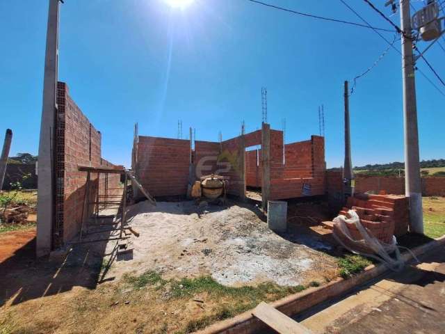 Linda Casa à Venda em Condomínio Recanto do Sabiá, São Carlos