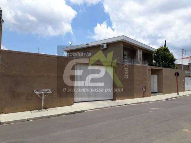 Casa à venda no Centro de São Carlos | 3 dormitórios, Piscina Aquecida e Churrasqueira