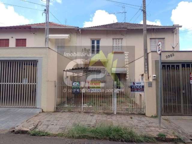 Casa para venda com 4 quartos no Centro.