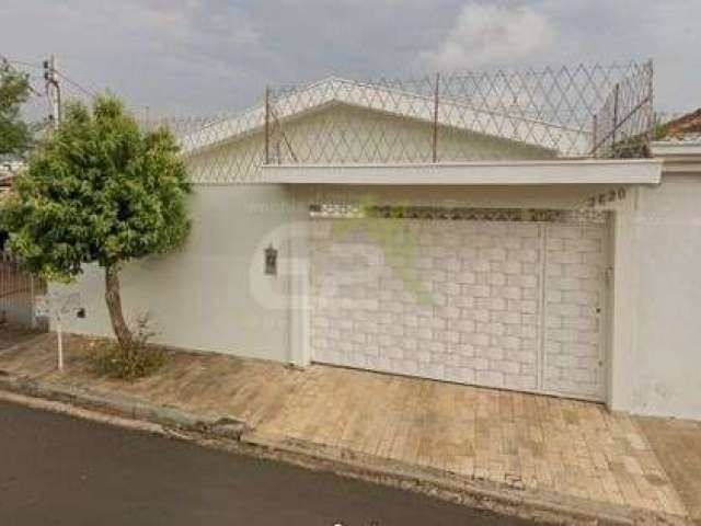 Casa à venda na Vila Rancho Velho, São Carlos | 3 dormitórios, churrasqueira e quintal