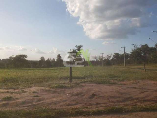 Terreno à venda na Vila Pinhal, Itirapina: ótima oportunidade de investimento!