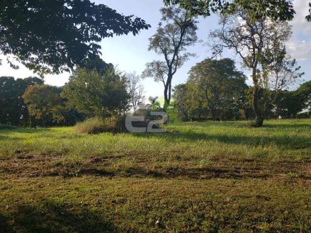 Terreno amplo e bem localizado na Vila Pinhal, Itirapina - Oportunidade imperdível