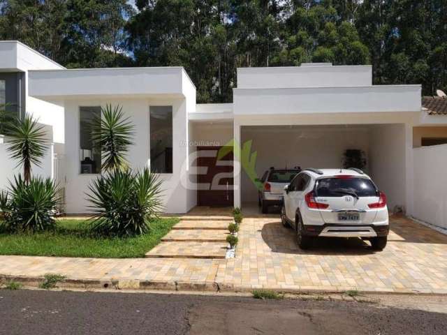 Charmosa Casa com 2 Suítes no Bosque de São Carlos