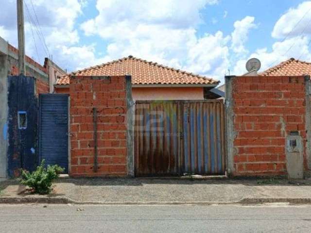 Casa à Venda em São Carlos - 2 Dormitórios, 3 Vagas de Garagem