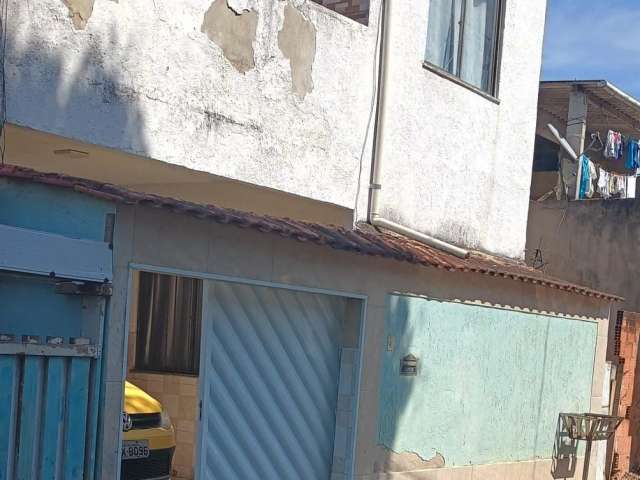 Vendo linda casa c/ 3 quartos e garagem