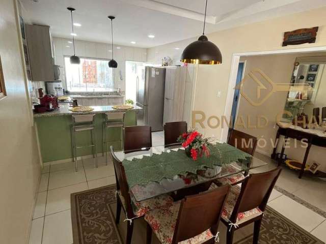 Casa com 3 quartos à venda na Rua A, 1, Jardim Belvedere, Volta Redonda, 218 m2 por R$ 1.150.000