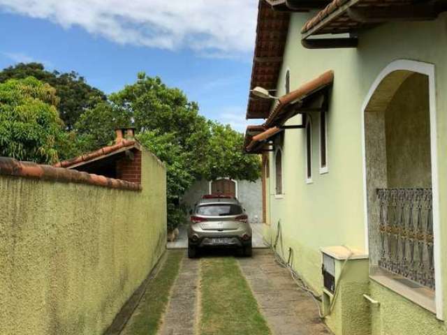 Casa com 4 dormitórios à venda, 320 m² por R$ 900.000,00 - Balneário São Pedro - São Pedro da Aldeia/RJ