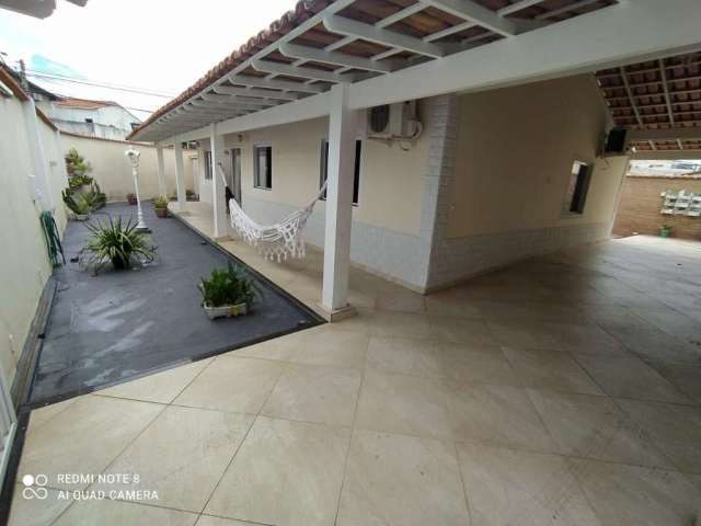 Casa com 3 dormitórios à venda, 159 m² por R$ 990.000,00 - Parque Burle - Cabo Frio/RJ